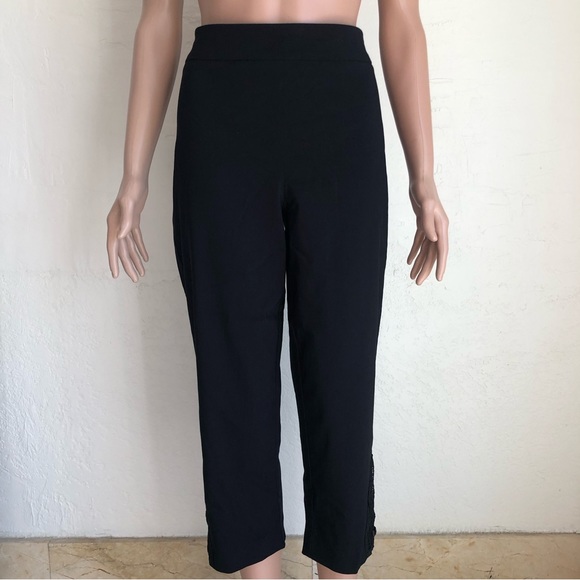 JM Collection Women’s Size M Black Stretchy Pull-On Capri Pants Embroidered Hem - Picture 1 of 16